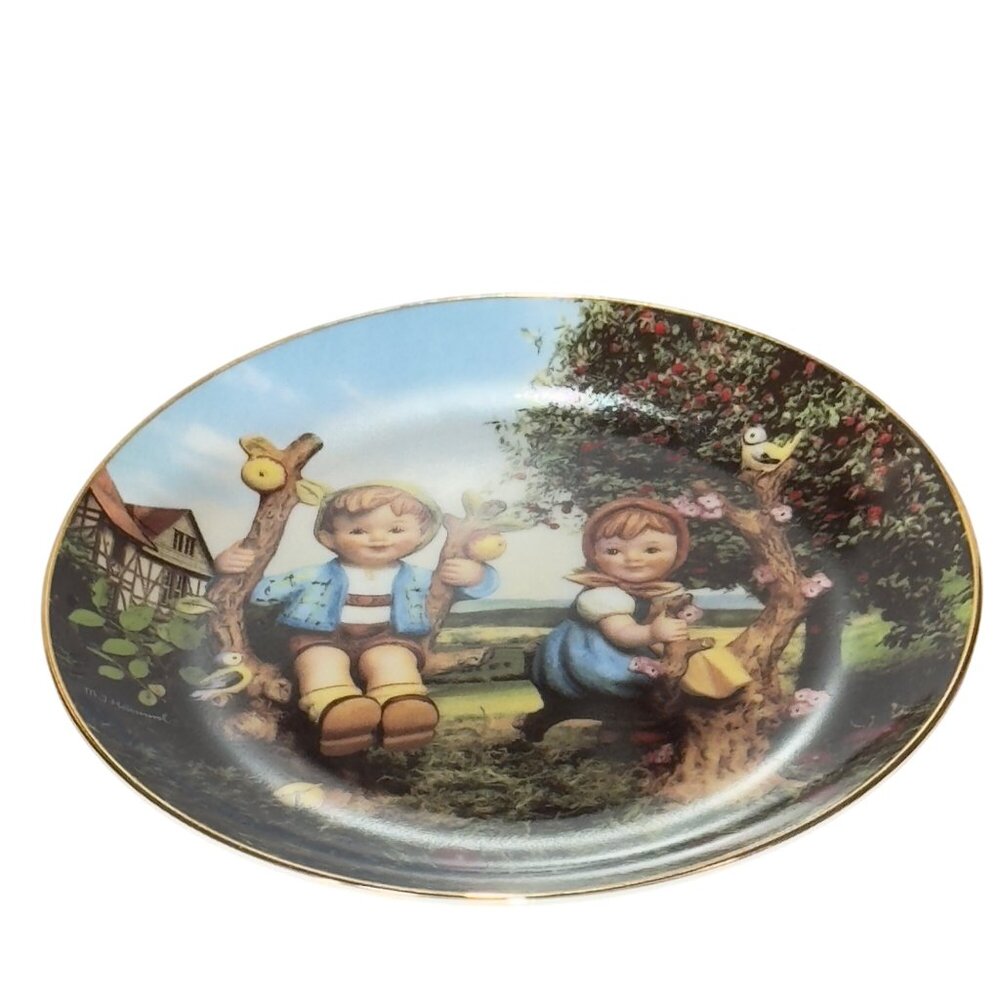 M.J. Hummel "Apple Tree Boy & Girl" Plate Limited Edition Danbury Mint - Picture 4 of 9